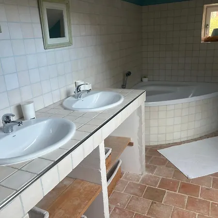 Ferienhaus Spacieux Renove En 1850 Avec Grand Jardin, Terrasse, Jeux Pour Enfants Et Equipements Modernes ! - Fr-1-410-172