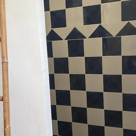 Spacieux Renove En 1850 Avec Grand Jardin, Terrasse, Jeux Pour Enfants Et Equipements Modernes ! - Fr-1-410-172