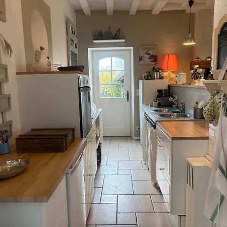 Spacieux Renove En 1850 Avec Grand Jardin, Terrasse, Jeux Pour Enfants Et Equipements Modernes ! - Fr-1-410-172 * Pontvallain